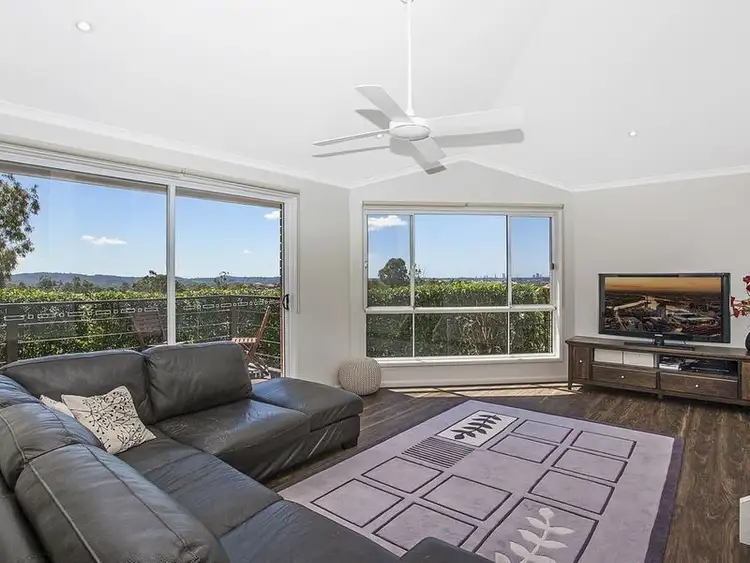 26 Kincaid Drive, Highland Park QLD 4211