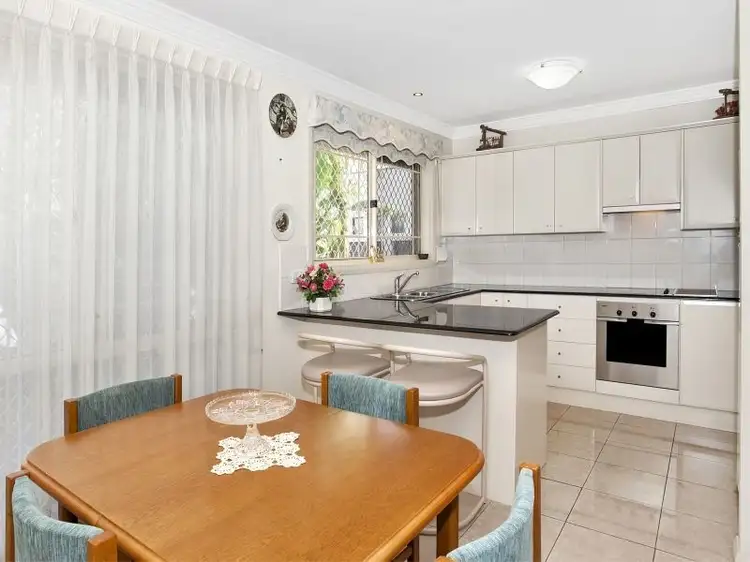 Fourth view of Homely villa listing, 2/2-4 Bellevue Road, Figtree NSW 2525