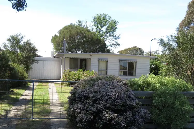 97 Bay Road, Eagle Point VIC 3878