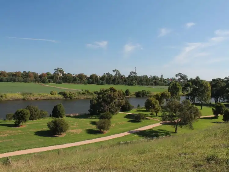 8 The Backwater, Bairnsdale VIC 3875