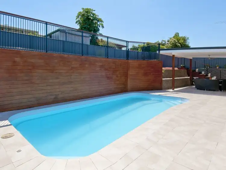 9 Leighton Drive, Edens Landing QLD 4207