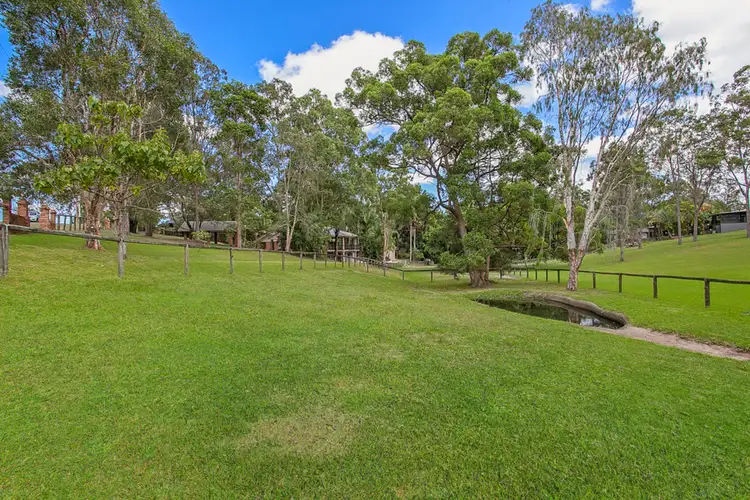39 Winderadeen Drive, Highland Park QLD 4211