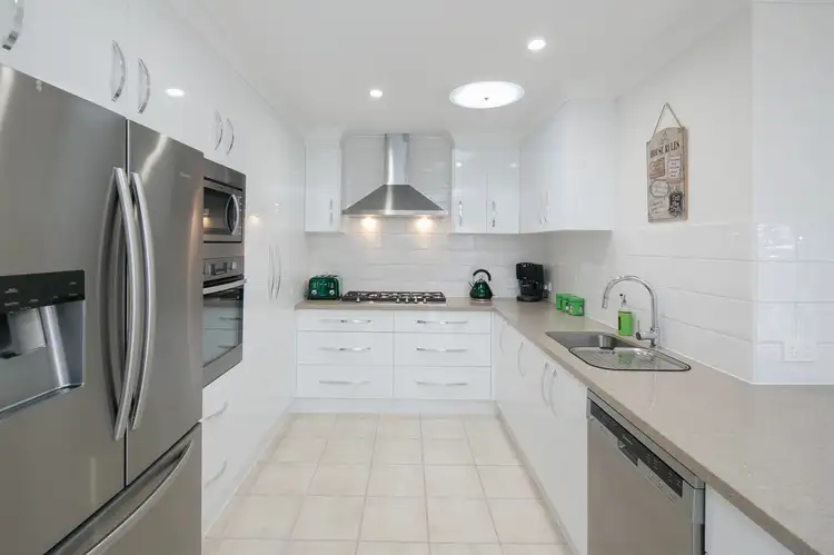 3 Lyn Court, Victoria Point QLD 4165