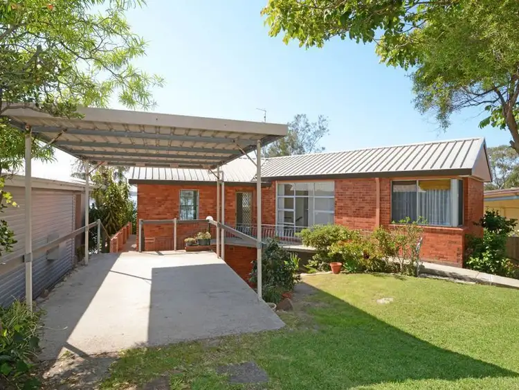 Second view of Homely house listing, 33 Alexander Parade, Arcadia Vale NSW 2283