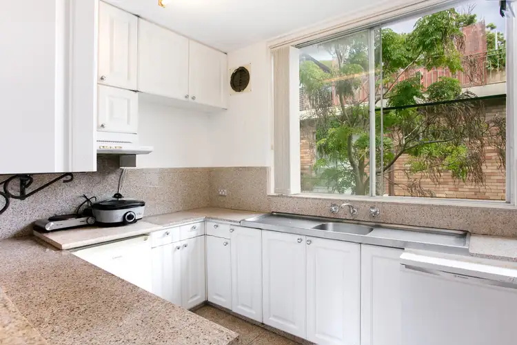 Fourth view of Homely apartment listing, 3/4 Holborn Avenue, Dee Why NSW 2099