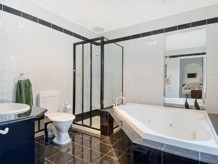 Third view of Homely house listing, 4 Earls Court, Mulgrave VIC 3170