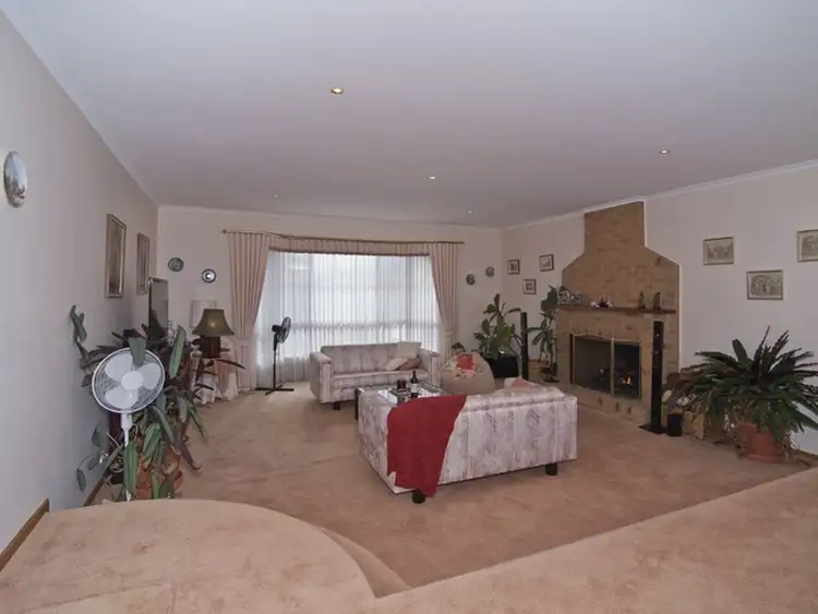 Fourth view of Homely house listing, 10 Finchley Court, Endeavour Hills VIC 3802
