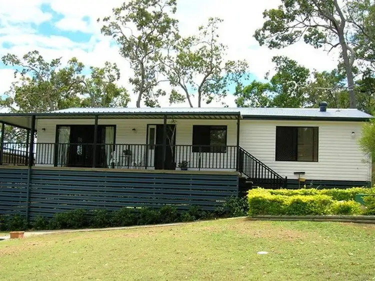 11 Cross Street, Macleay Island QLD 4184