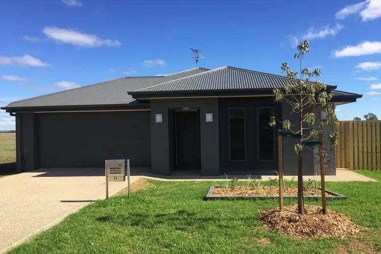 21 Bromeliad Circuit, Roma QLD 4455