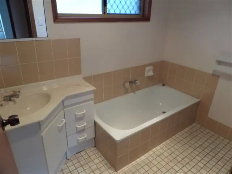 Fourth view of Homely villa listing, 10/124 Wellington Street, Ormiston QLD 4160