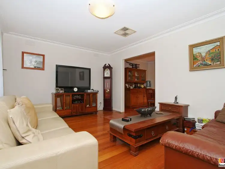 Fifth view of Homely house listing, 8 Burwood Court, Thomastown VIC 3074