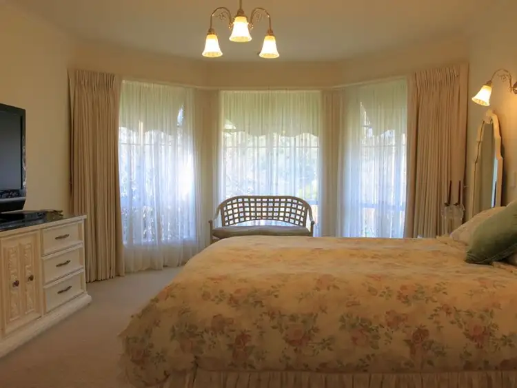 Fifth view of Homely house listing, 4 Wattleview Court, Alexandra VIC 3714