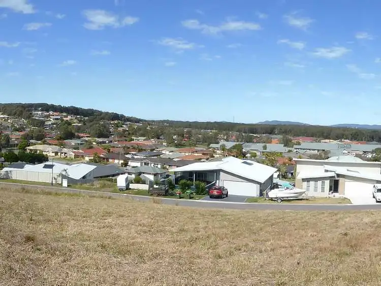 6 Narran Close, Forster NSW 2428