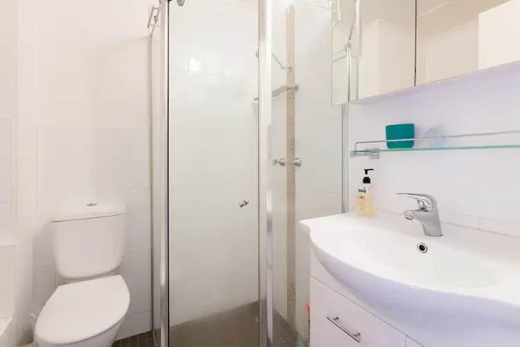 Fifth view of Homely unit listing, 4/34 The Crescent, Dee Why NSW 2099
