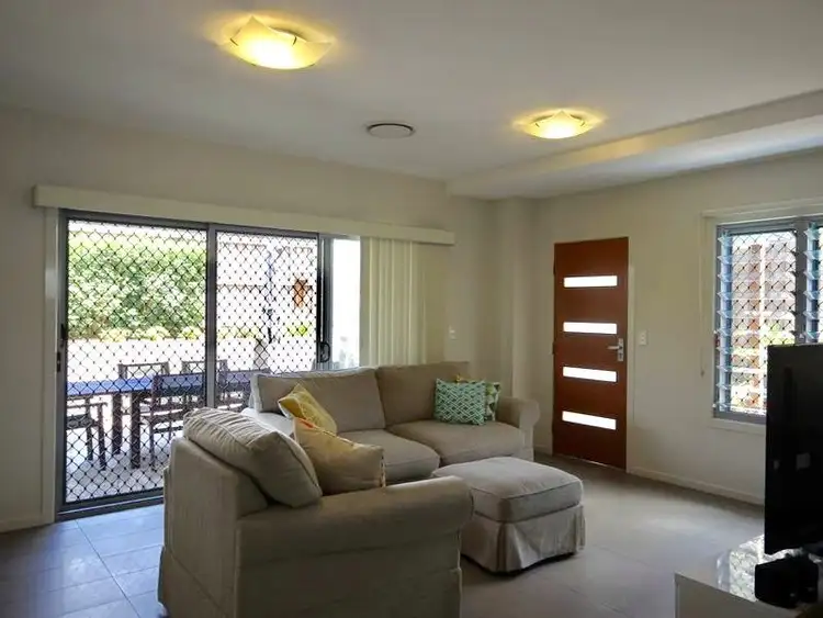 Fifth view of Homely townhouse listing, 2/340 Annerley Road, Annerley QLD 4103