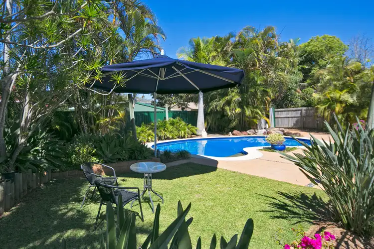 2 Raven Street, Victoria Point QLD 4165