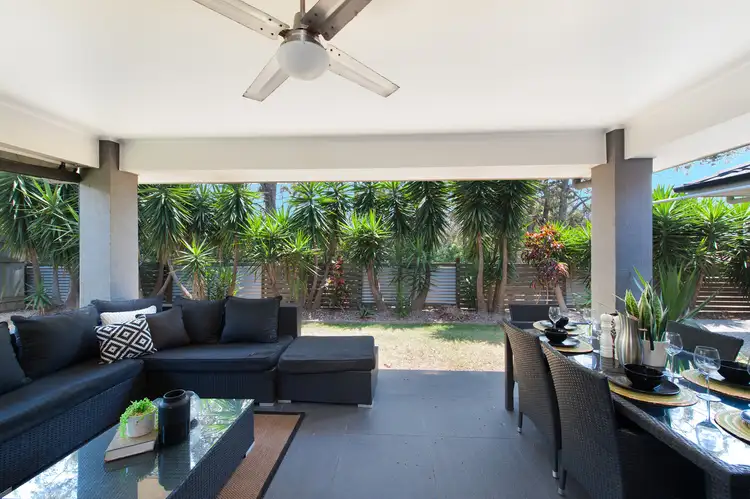 18 Hillcrest Street, Wellington Point QLD 4160