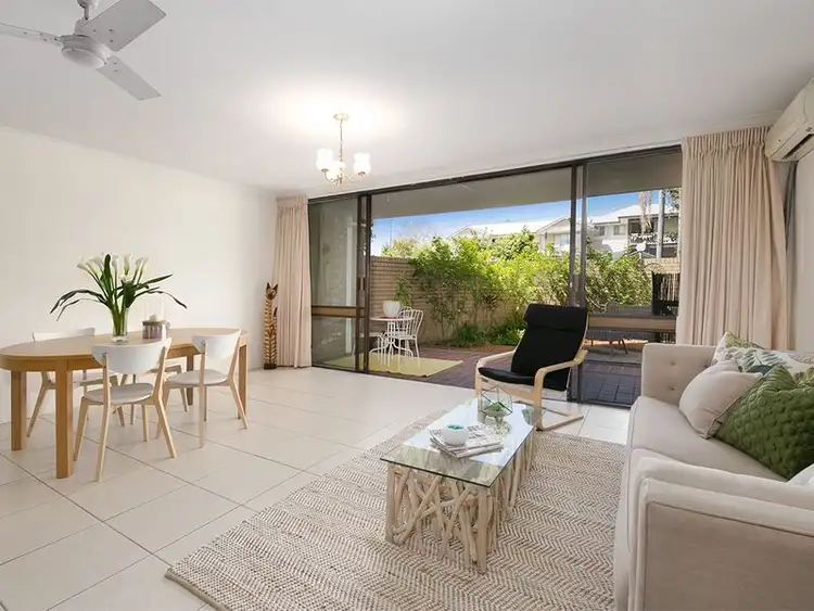 Fifth view of Homely unit listing, 2/11 Shottery Street, Yeronga QLD 4104