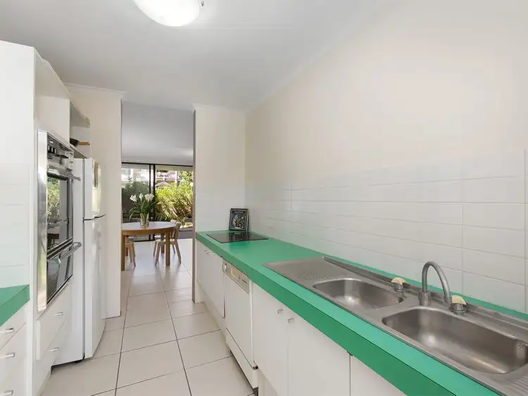 Sixth view of Homely unit listing, 2/11 Shottery Street, Yeronga QLD 4104