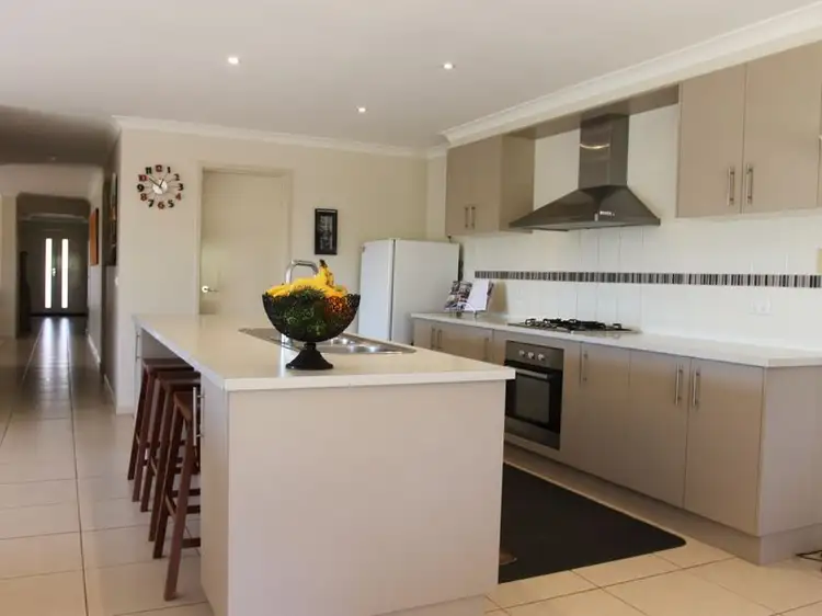 Main view of Homely house listing, 6 Toronga Rise, Alexandra VIC 3714