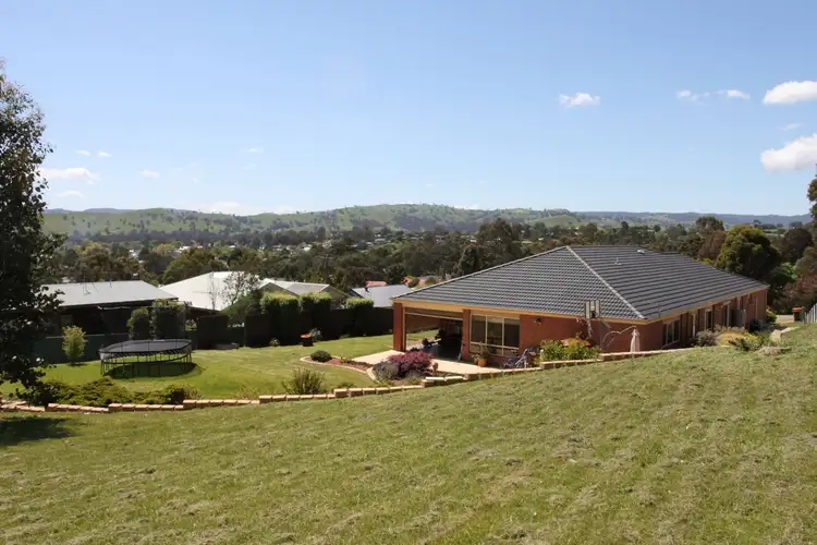 Second view of Homely house listing, 6 Toronga Rise, Alexandra VIC 3714