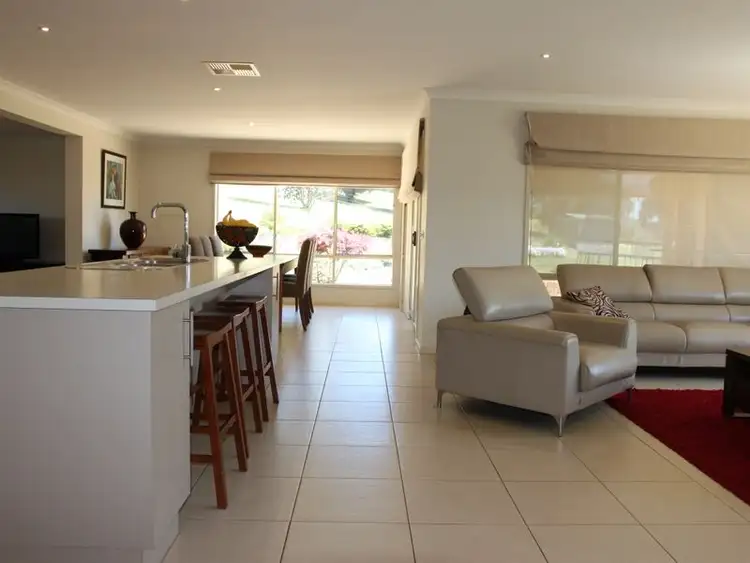 Fifth view of Homely house listing, 6 Toronga Rise, Alexandra VIC 3714