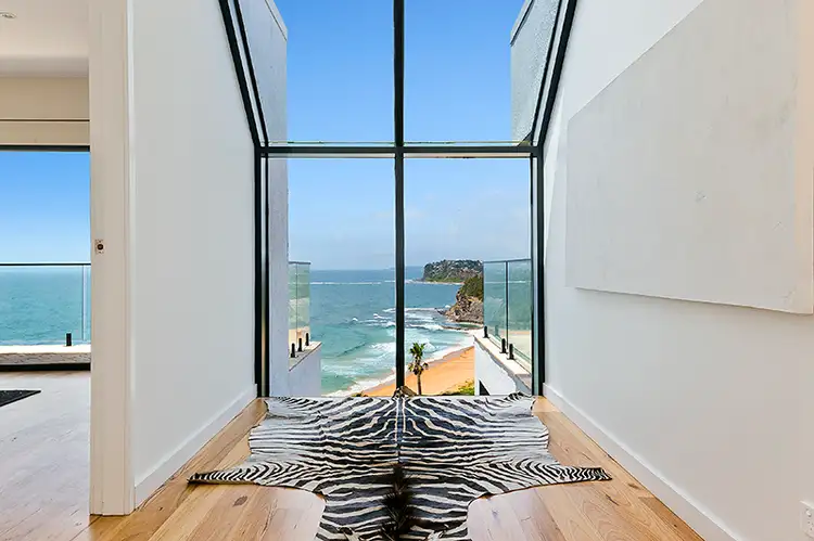 19 The Serpentine, Bilgola Beach NSW 2107