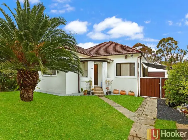 28 Farnell Rd, Yagoona NSW 2199