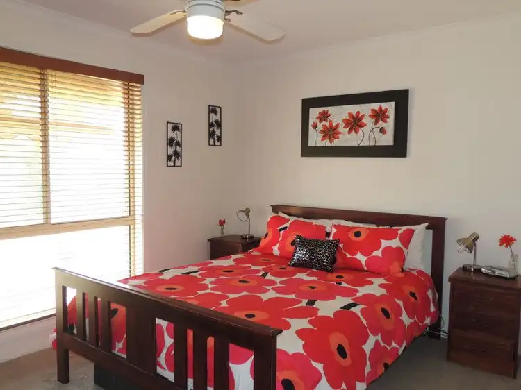 Fifth view of Homely unit listing, 2/66 Poole Boulevard, Swan Hill VIC 3585