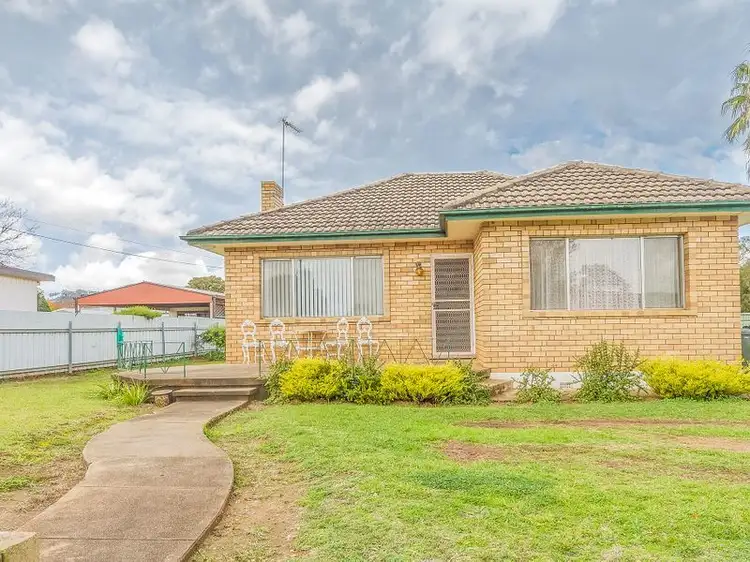 21 Watt Street, Cowra NSW 2794