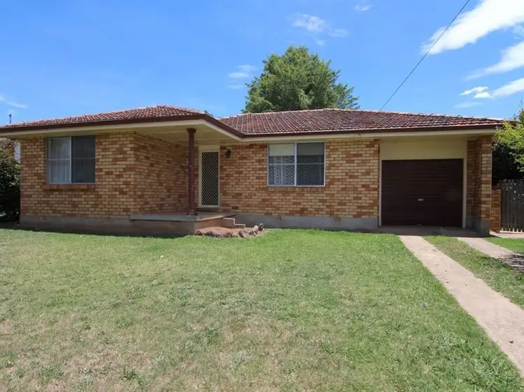 11 Rose Aveune, Orange NSW 2800