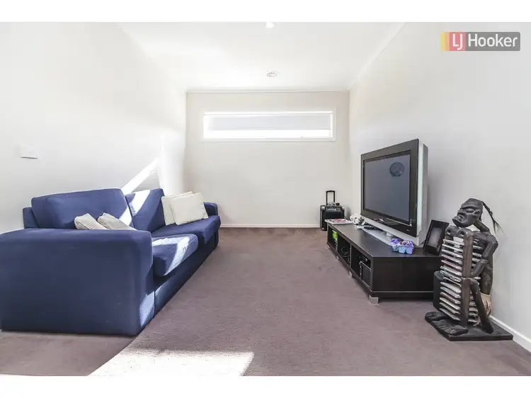 Fifth view of Homely house listing, 17 Crosskeys Road, Craigieburn VIC 3064