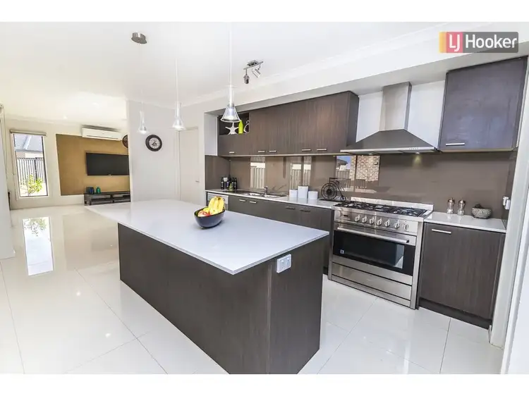 Fourth view of Homely house listing, 5 Montpellier Crescent, Craigieburn VIC 3064