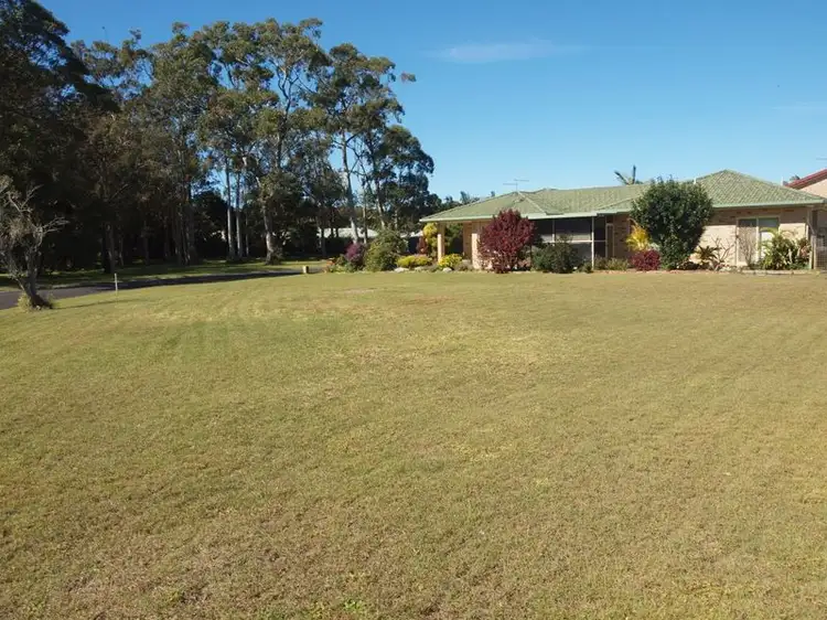 4 Conrad Close, Iluka NSW 2466