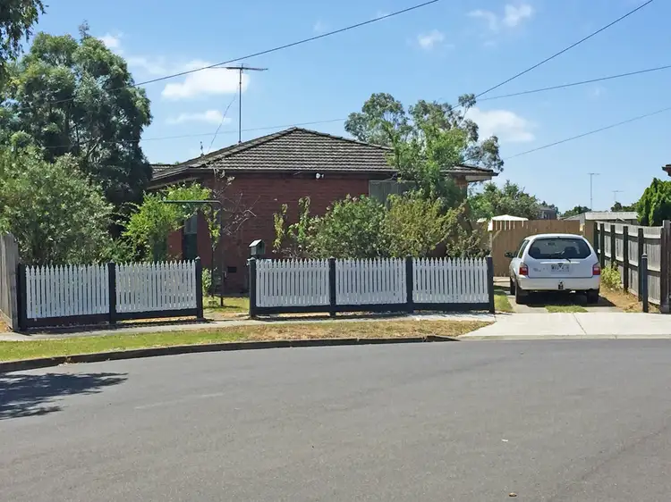 11 Armstrong Court, Whittington VIC 3219
