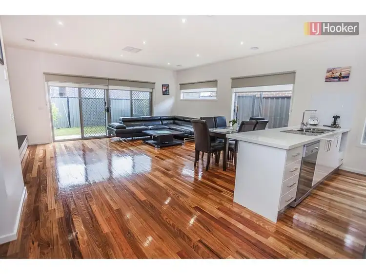 Fifth view of Homely house listing, 30 Periwinkle Circuit, Craigieburn VIC 3064