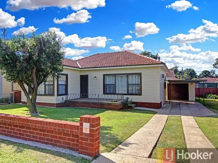 6 Todd Crescent, Peakhurst NSW 2210