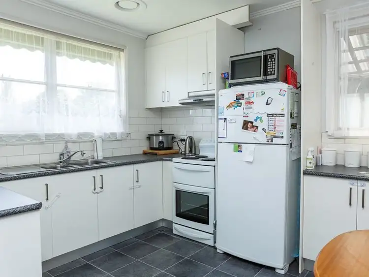 Second view of Homely house listing, 28 Overend Crescent, Sale VIC 3853