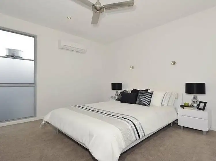 Sixth view of Homely unit listing, 2/4 Newman Avenue, Camp Hill QLD 4152