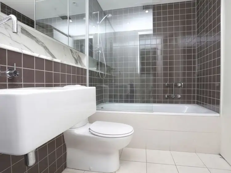 Fifth view of Homely apartment listing, Level 30/1 Freshwater Place, Southbank VIC 3006