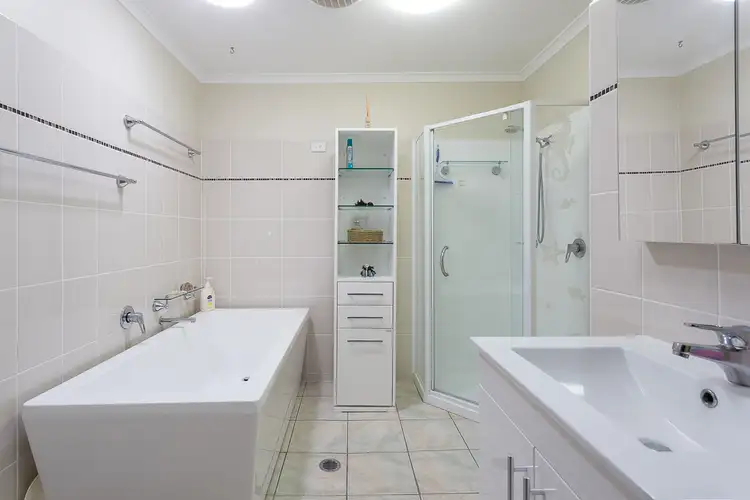 Sixth view of Homely house listing, 4 Leeds Court, Alexandra Hills QLD 4161