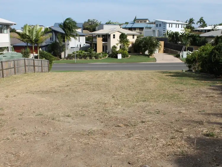 26 Lighthouse Drive, Boyne Island QLD 4680