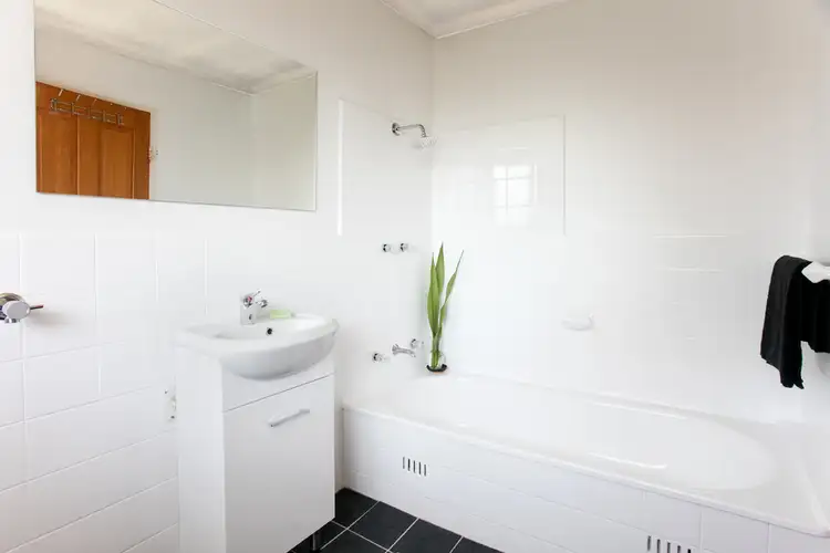 Fourth view of Homely unit listing, 10/7 Clarence Avenue, Dee Why NSW 2099