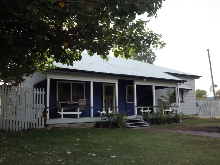 6 Northern Road, Roma QLD 4455