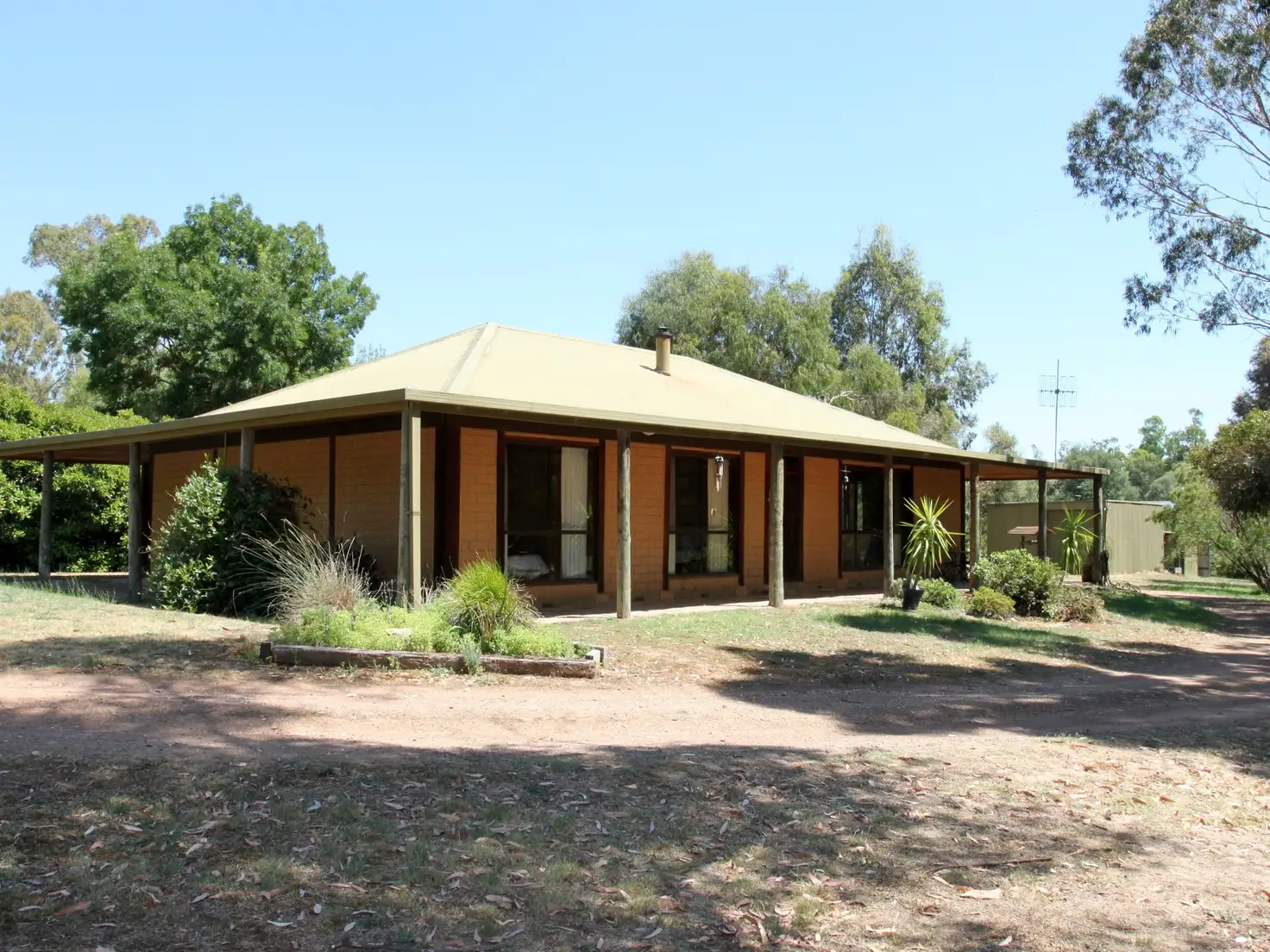 Main view of Homely house listing, 19 Weeks Crt, Alexandra VIC 3714