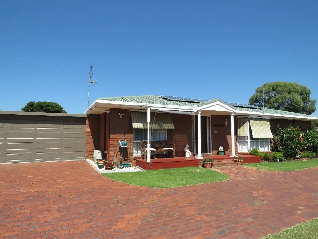 Main view of Homely unit listing, 1/30 Queen Street, Paynesville VIC 3880