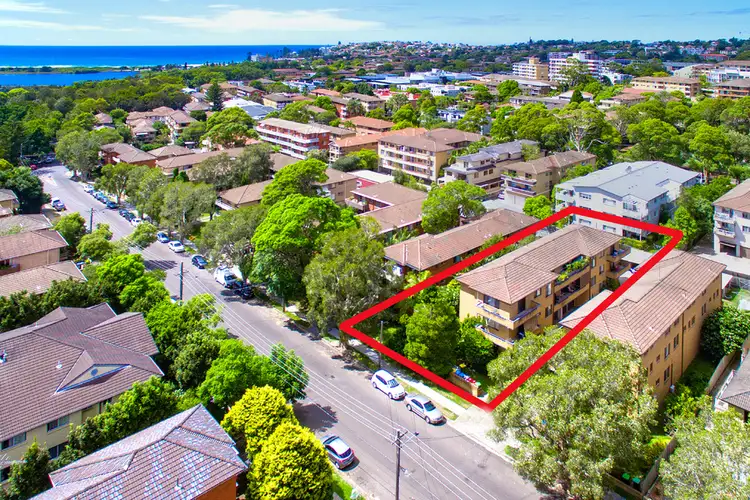 Main view of Homely unit listing, 4/16 Lismore Avenue, Dee Why NSW 2099