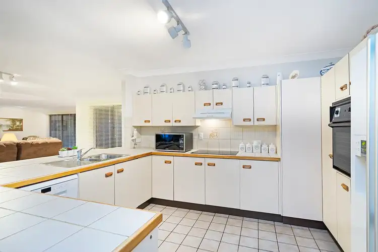 Sixth view of Homely house listing, 5 Lexlen Court, Cleveland QLD 4163