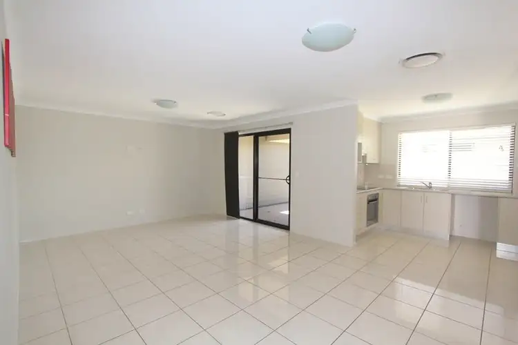 Fifth view of Homely unit listing, 2/4 Parkway Street, Emerald QLD 4720