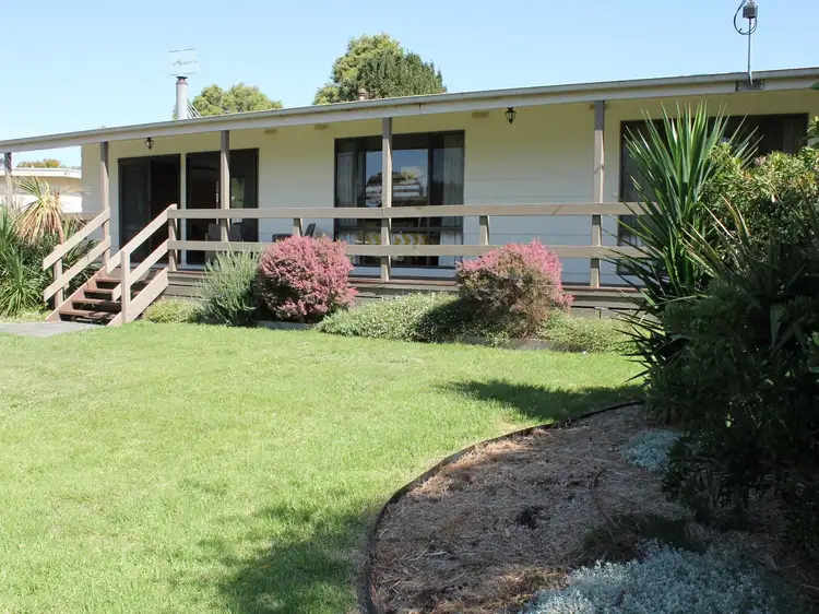 33 Beilby Avenue, Inverloch VIC 3996